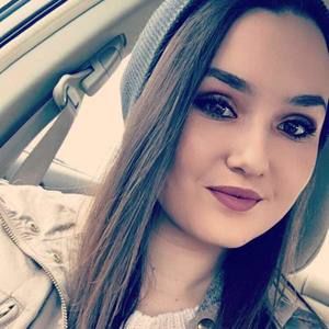 Meet your Posher, Abby